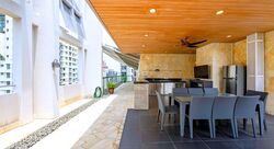 la-maison photo thumbnail #9